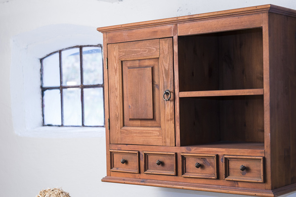 DIY bathroom decorating hanging cabinet