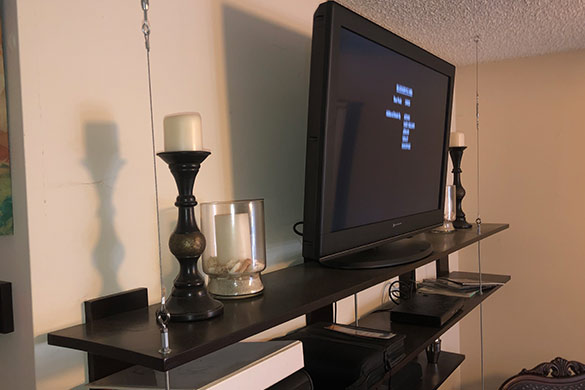 https://www.homeandgardeningguide.com/wp-content/uploads/wall-mounted-diy-shelf-television.jpg